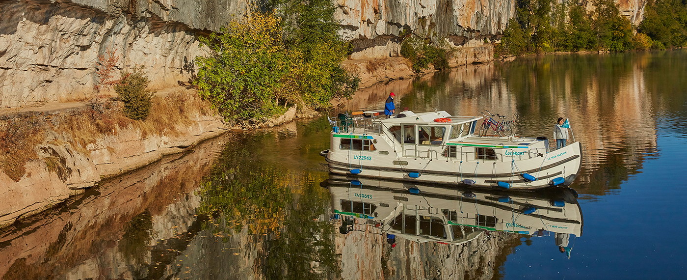 Locaboat on the river Lot