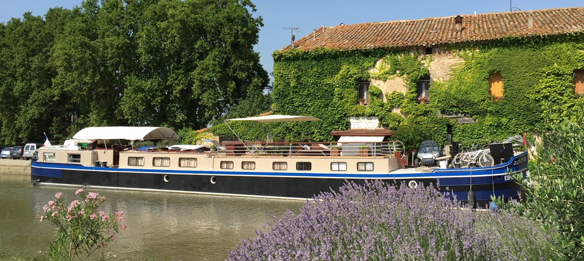 Hotel barge Elegance