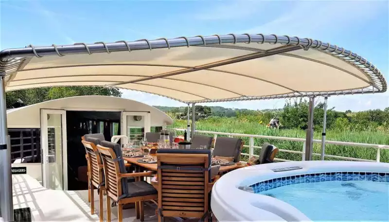 Enchanté sundeck