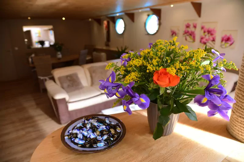 Lounge 3 on the Magnolia barge