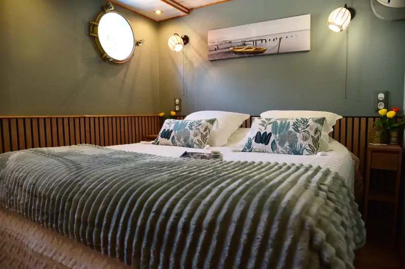Suite 3 on the Magnolia barge