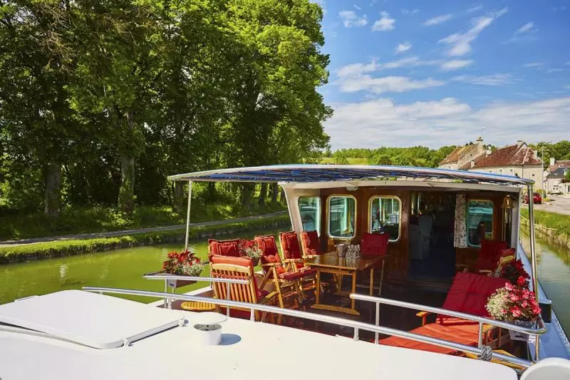 The sundeck on the barge
