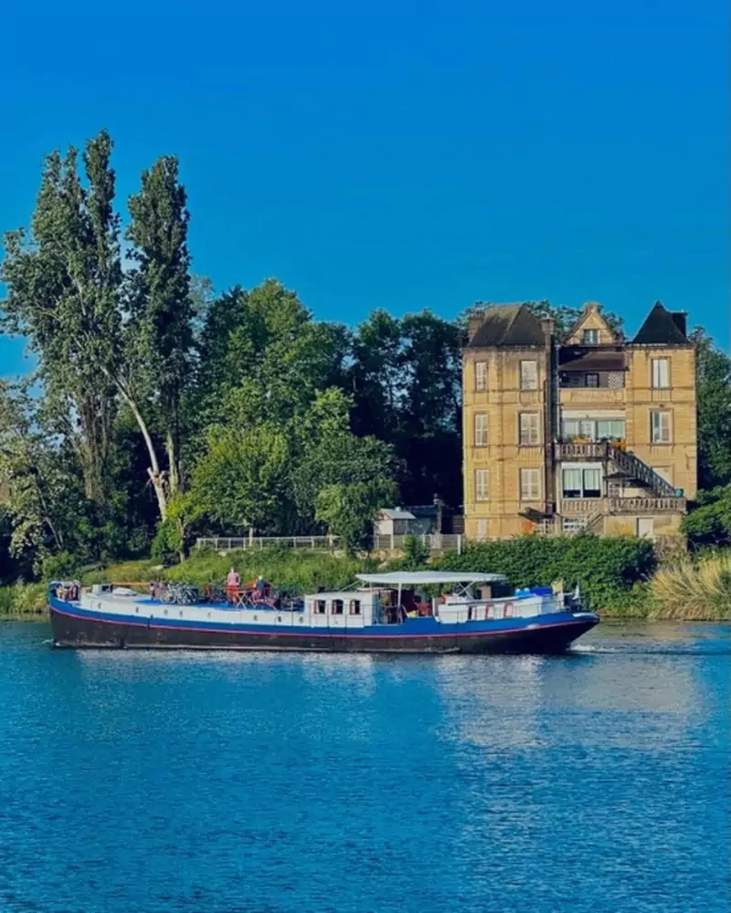 Cruising along the River Saône