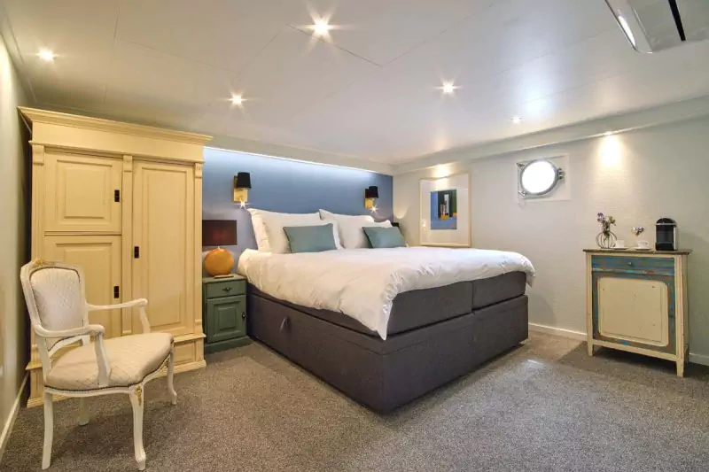 Suite on board the Kir Royale 4