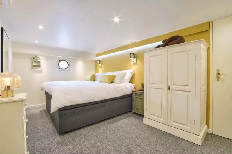Suite on board the Kir Royale 3