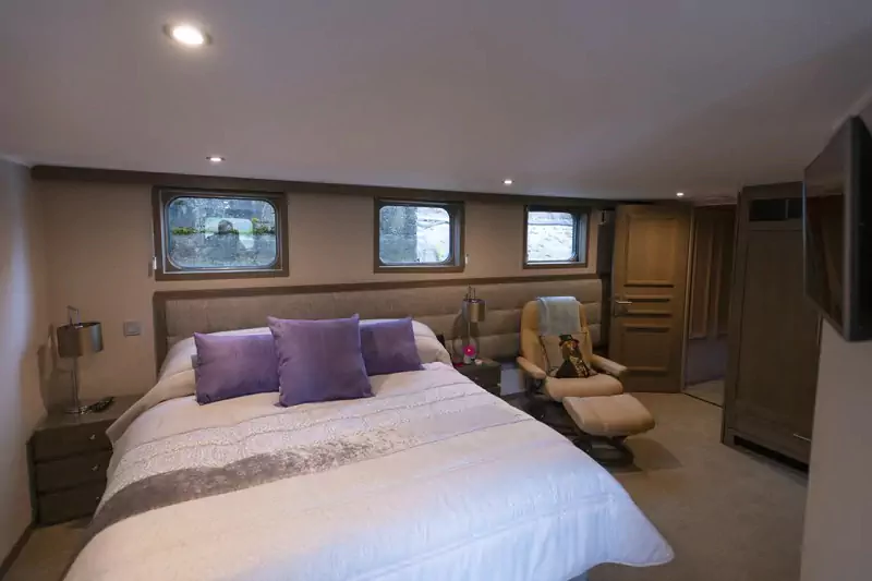 Suite with large portholes