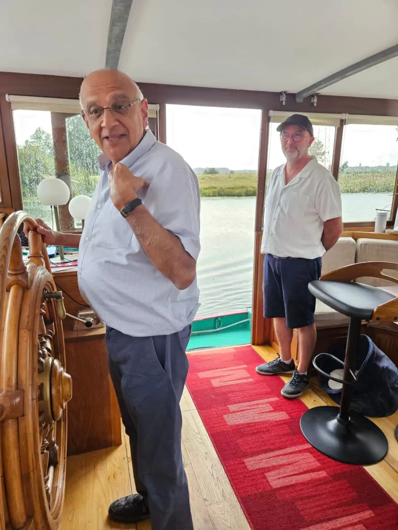 The captain teaching skills to crew