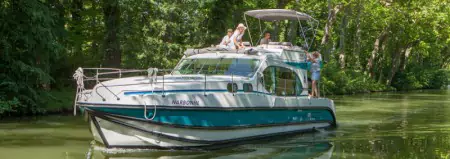 Nicols self-drive rental boats