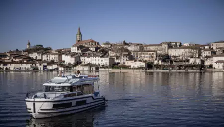 Le Boat Liberty bow view cruising