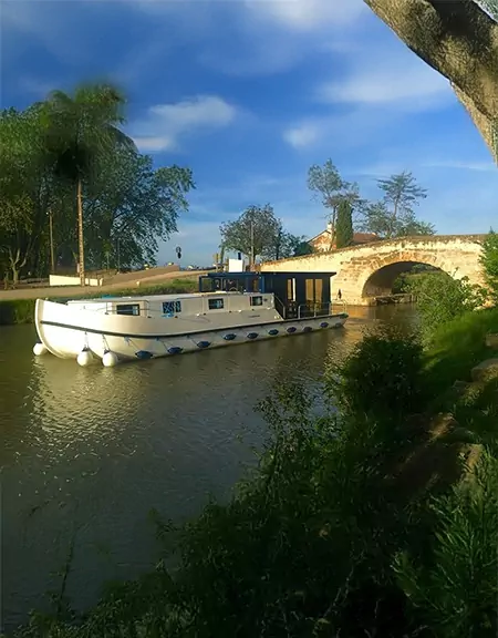 France Passion Plaisance La Péniche FS rental boat